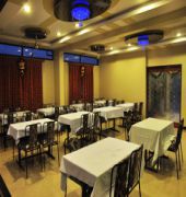 7 Hills Inn 蒂鲁帕蒂 外观 照片