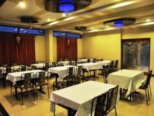 7 Hills Inn 蒂鲁帕蒂 外观 照片